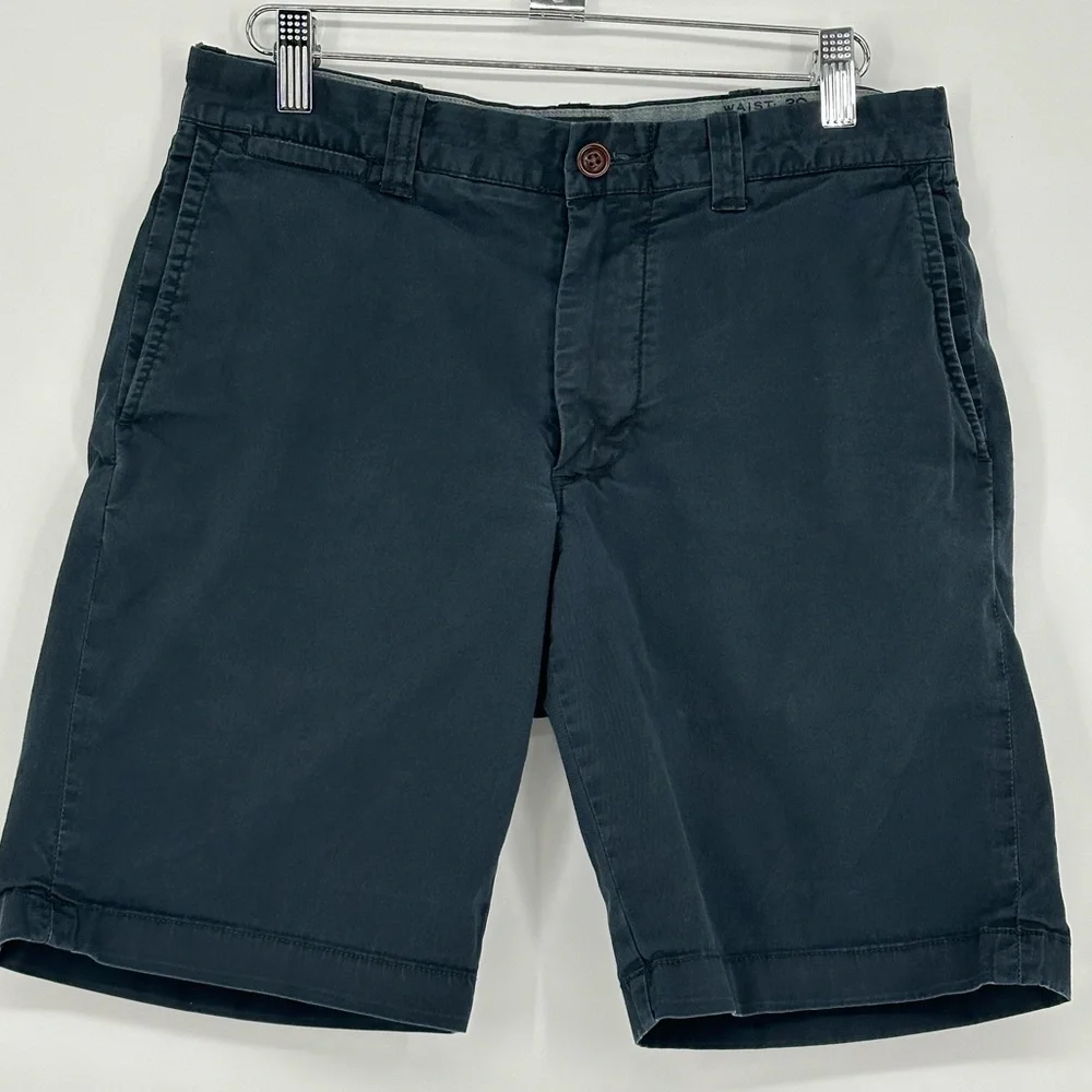 #290-‎ J. Crew Men's Dark Blue Flat Front Shorts